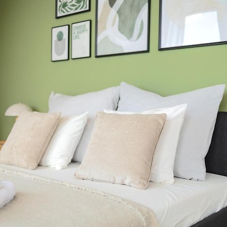 شقة Bright 2Br - 8Th Floor, Balcony, Free Parking - By Gravity براغ المظهر الخارجي الصورة