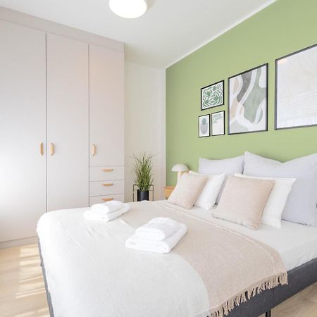 شقة Bright 2Br - 8Th Floor, Balcony, Free Parking - By Gravity براغ المظهر الخارجي الصورة