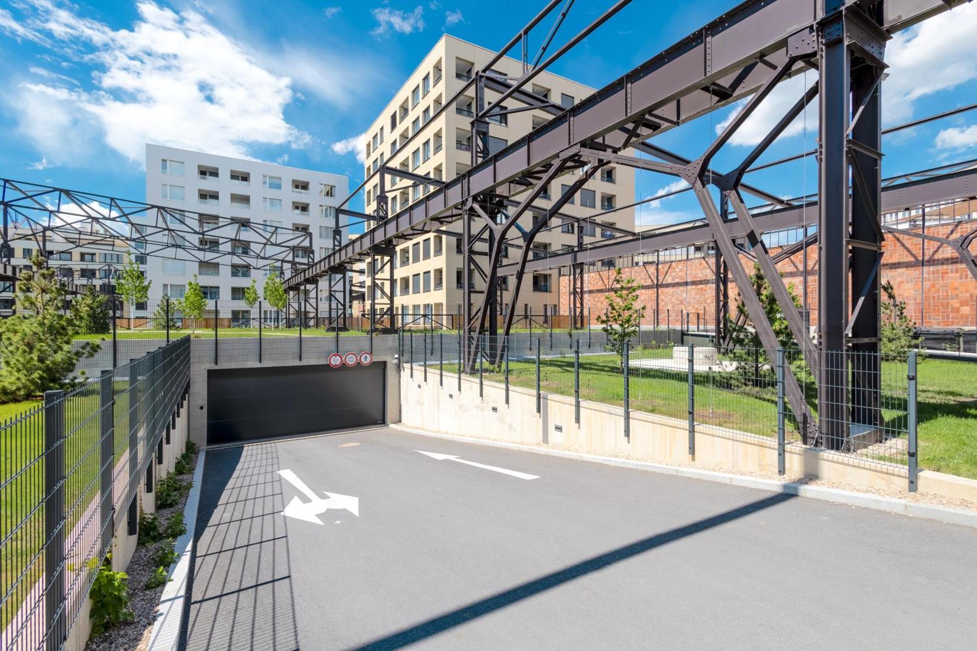 شقة Bright 2Br - 8Th Floor, Balcony, Free Parking - By Gravity براغ المظهر الخارجي الصورة