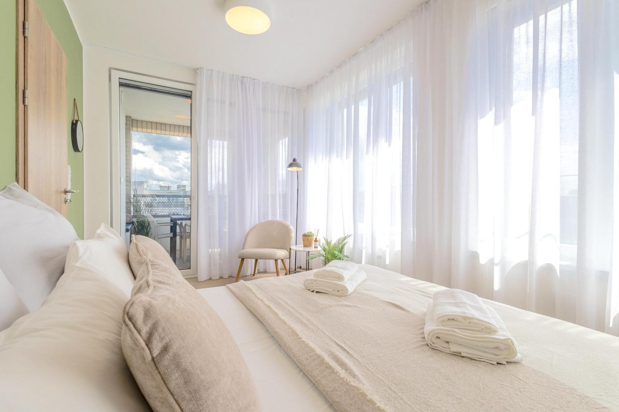 شقة Bright 2Br - 8Th Floor, Balcony, Free Parking - By Gravity براغ المظهر الخارجي الصورة